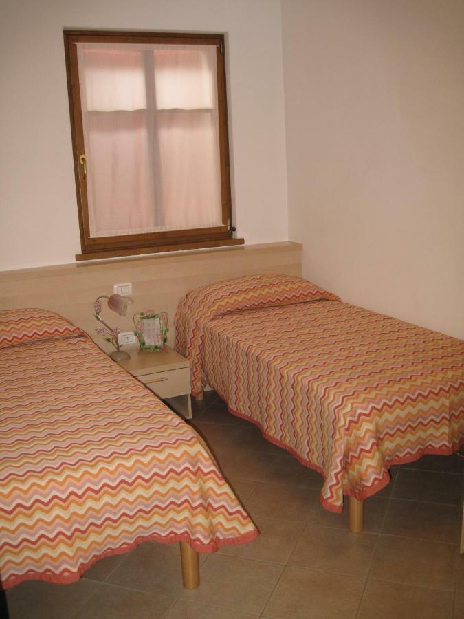 Aparthotel Residenza Cristina Brenzone sul Garda Exterior foto