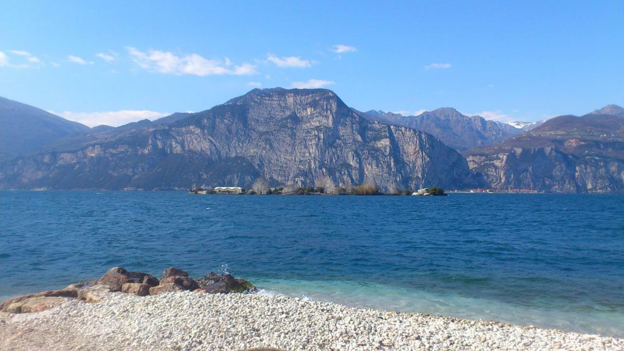 Aparthotel Residenza Cristina Brenzone sul Garda Exterior foto